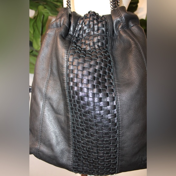 LINEA PELLE XL Black Woven Leather Bucket Bag Drawstring Gunmetal Chain Strap - Picture 4 of 15
